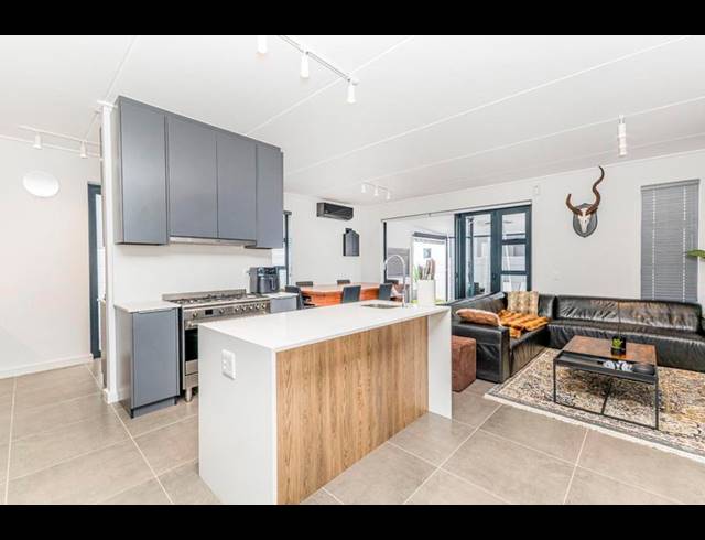 3 BEDROOM TOWNHOUSE FOR SALE IN KRAAIFONTEIN EAST